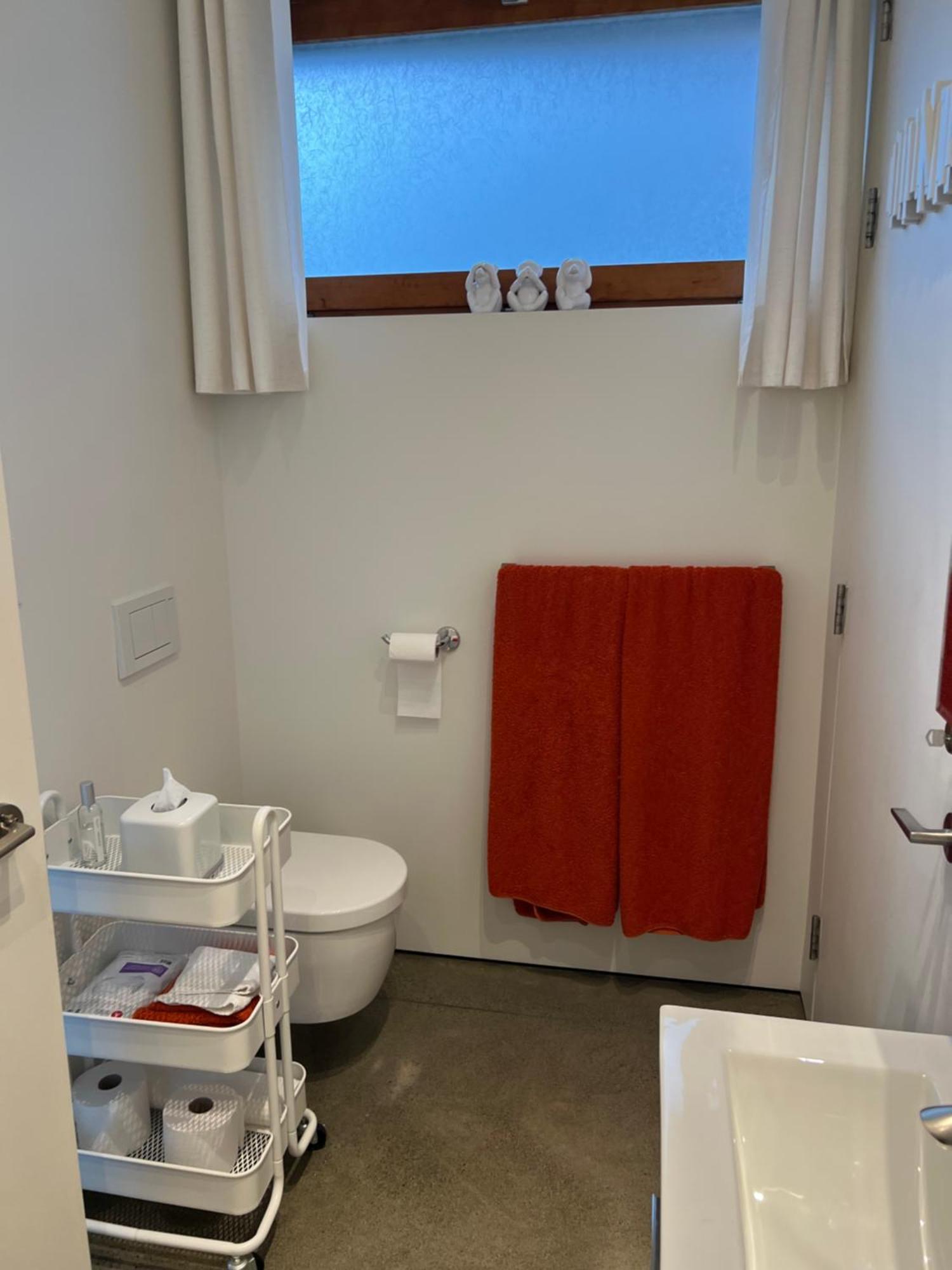 The Cube Apartment Teluk Cowichan Luaran gambar