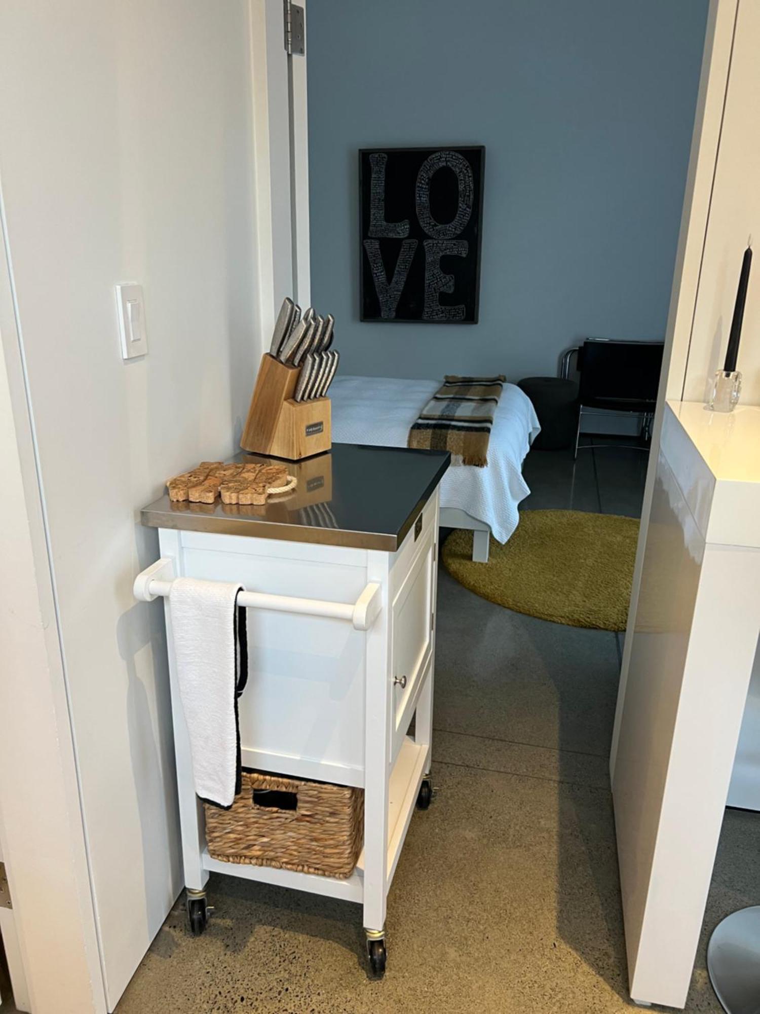 The Cube Apartment Teluk Cowichan Luaran gambar
