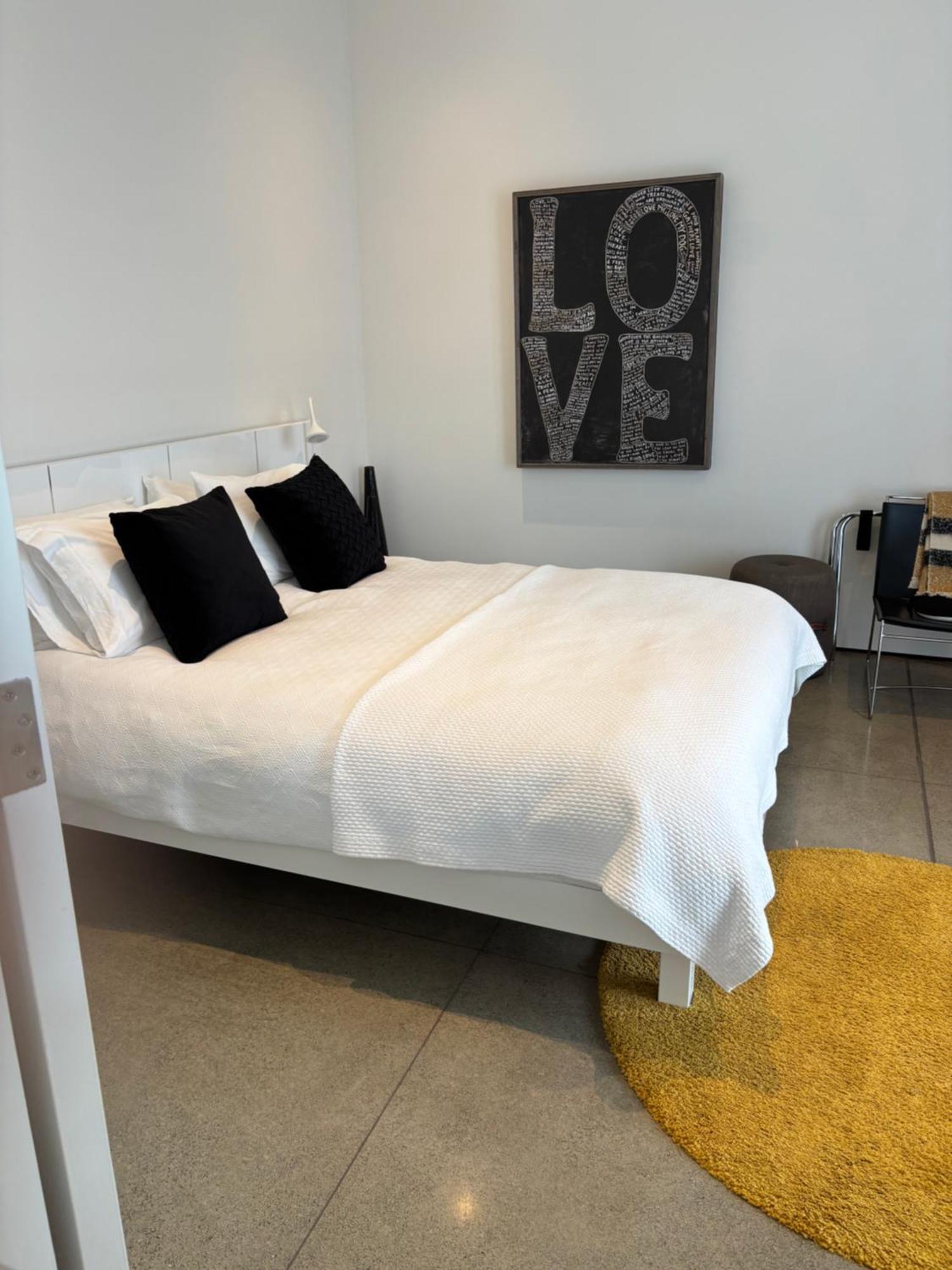 The Cube Apartment Teluk Cowichan Luaran gambar