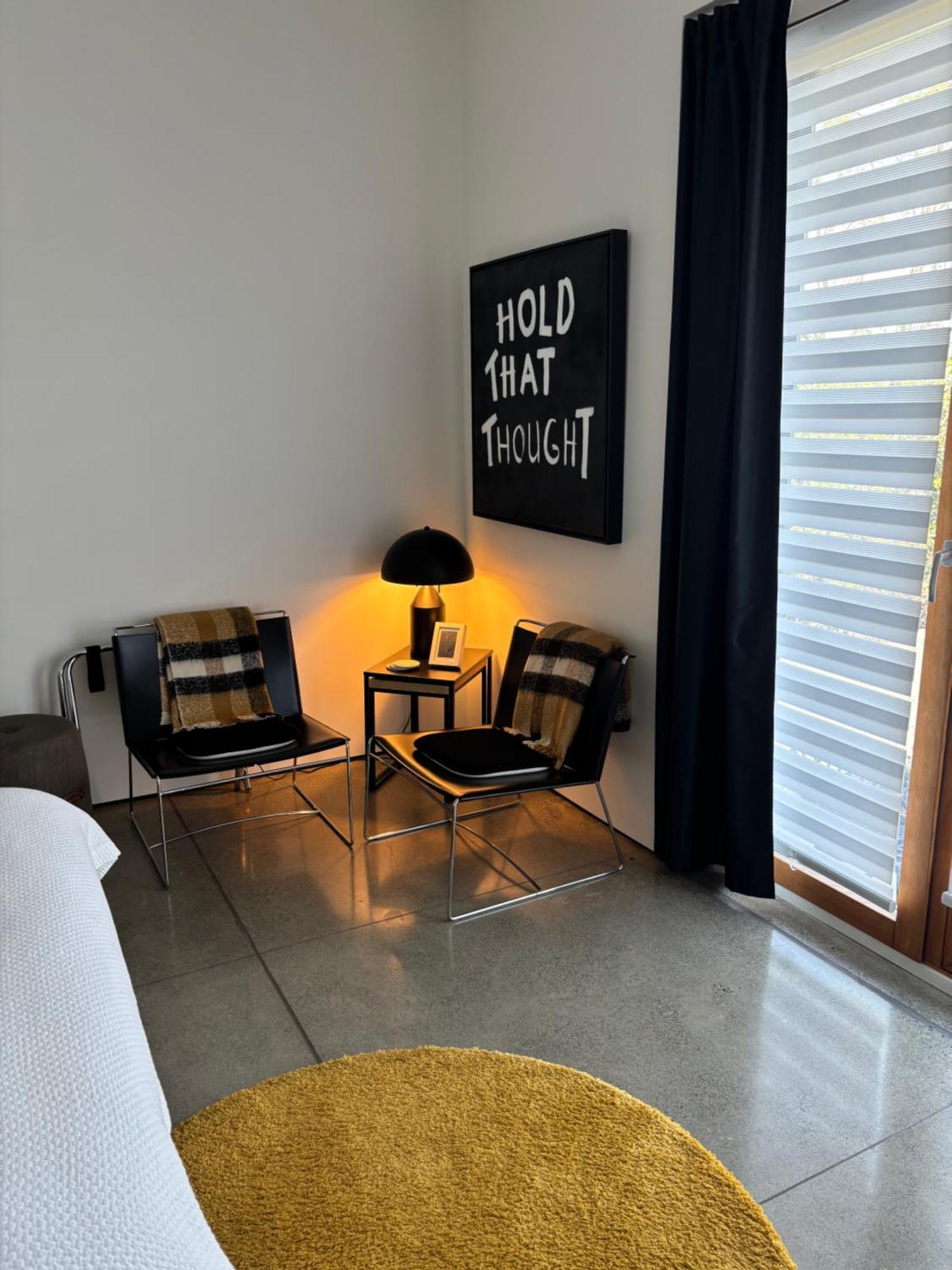 The Cube Apartment Teluk Cowichan Luaran gambar